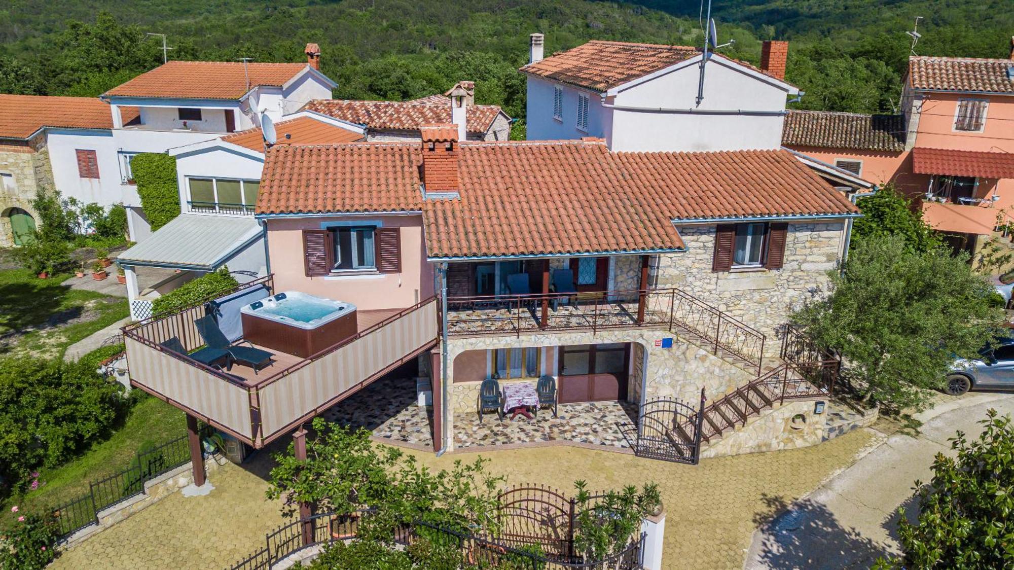 Villa Michelle Karojba Exterior photo