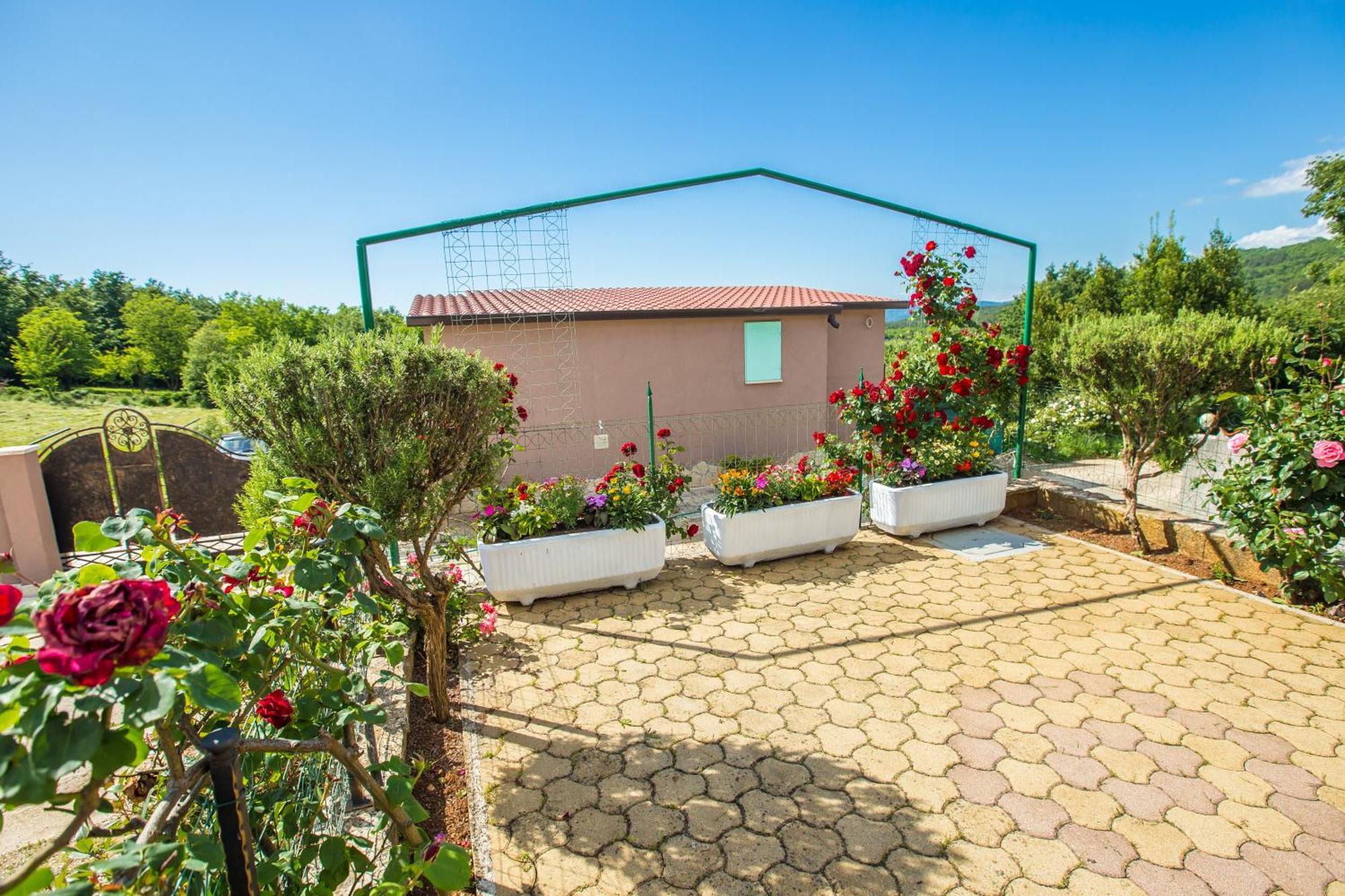 Villa Michelle Karojba Exterior photo