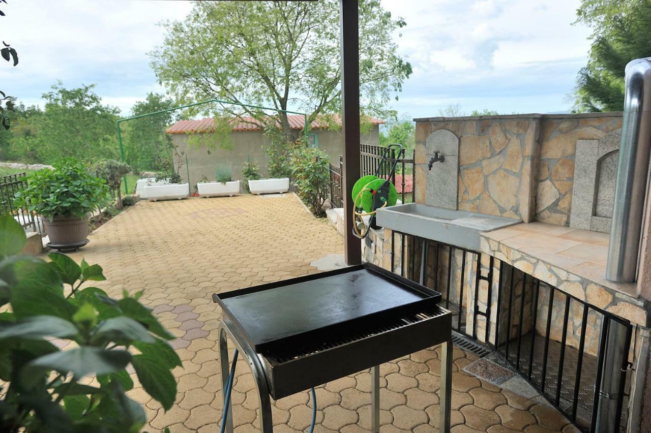 Villa Michelle Karojba Exterior photo