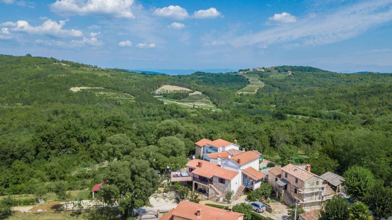 Villa Michelle Karojba Exterior photo